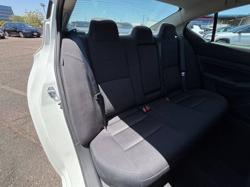 Used 2025 Nissan Altima 2.5 SV FWD image 39