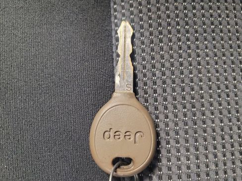 Used 2014 Jeep Patriot Sport image 32