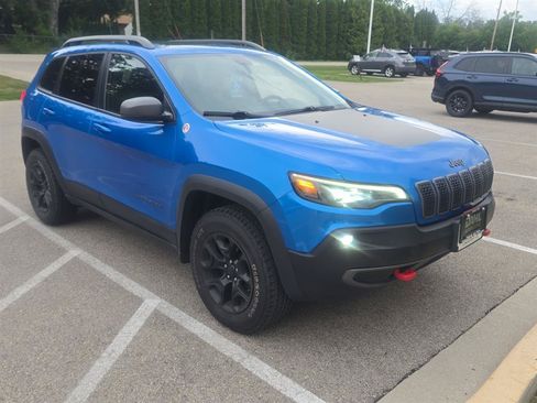 Used 2019 Jeep Cherokee Trailhawk w/ Comfort/Convenience Group AWD/4WD image 20