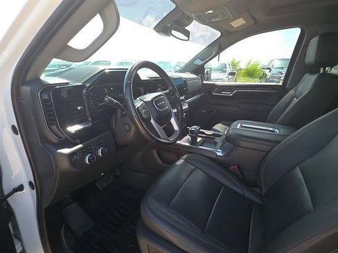 Used 2022 GMC Sierra 1500 SLT AWD/4WD image 18