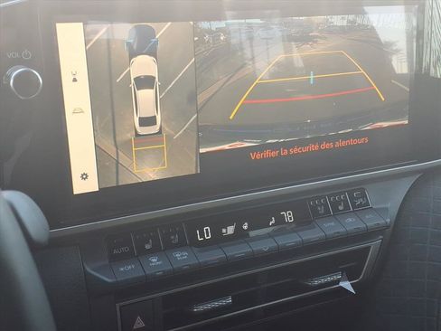 Used 2025 Toyota Camry XLE w/ Premium Plus Package image 17