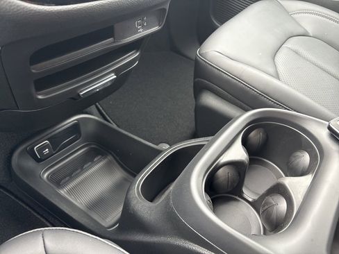 New 2026 Chrysler Pacifica Select image 15