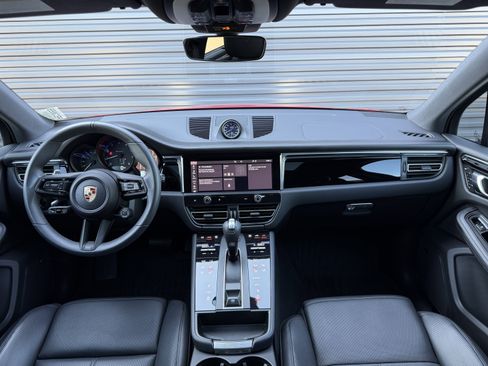 Certified 2025 Porsche Macan image 22