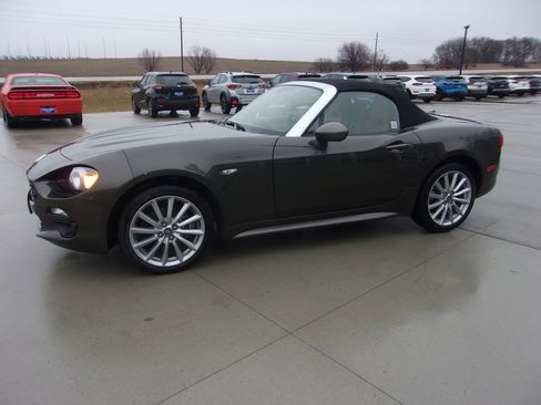 Used 2019 FIAT 124 Spider Lusso w/ Convenience Group image 8