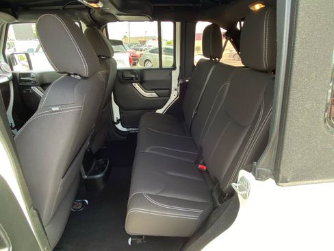 Used 2017 Jeep Wrangler Unlimited Sahara AWD/4WD image 53