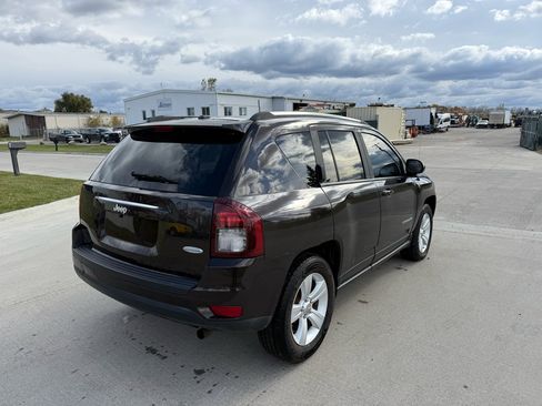 Used 2014 Jeep Compass Latitude image 3