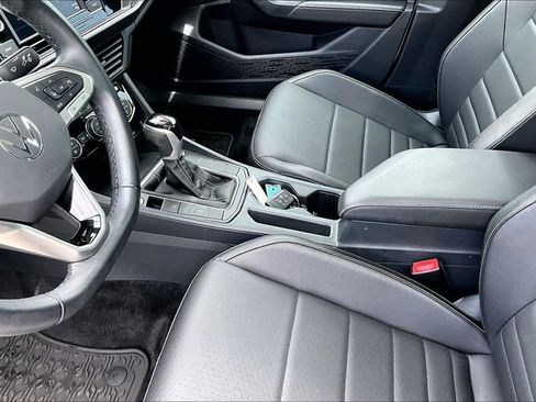 Certified 2023 Volkswagen Jetta SE FWD image 23