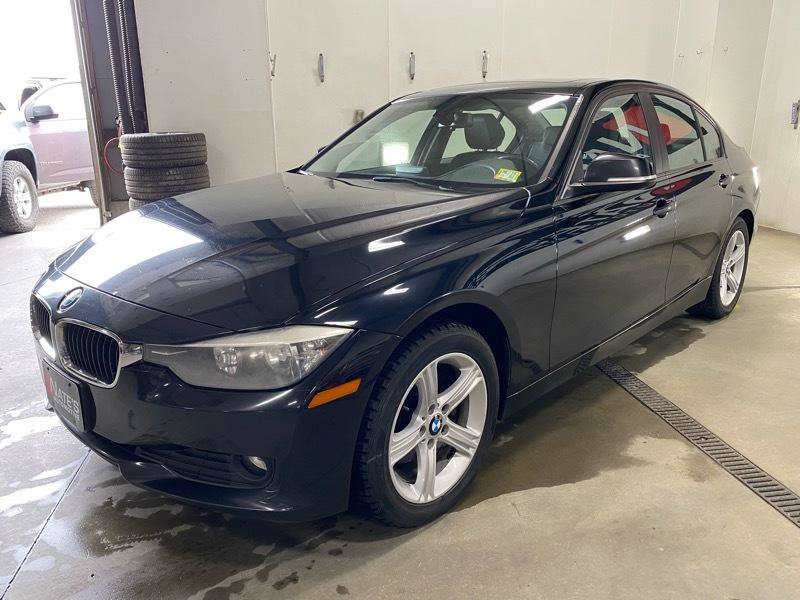 Used 2015 BMW 320i xDrive Sedan AWD/4WD image 2