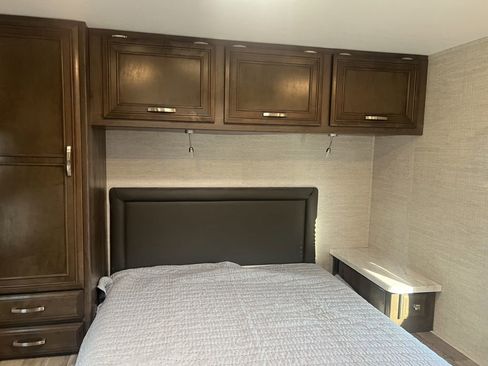 Used 2022 Ford E-450 and Econoline 450 Super Duty w/ Motorhome Prep Package image 47