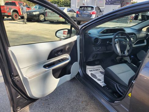 Used 2013 Toyota Prius C Two image 9