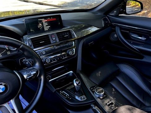 Used 2016 BMW M4 Convertible image 43