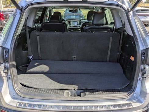 Used 2016 Toyota Highlander Limited Platinum image 13