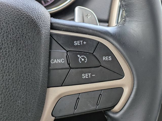 Certified 2017 Jeep Grand Cherokee Laredo w/ Quick Order Package 23E AWD/4WD image 19