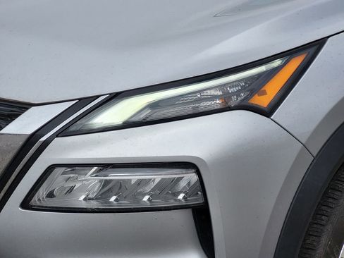 Used 2023 Nissan Rogue SV image 8