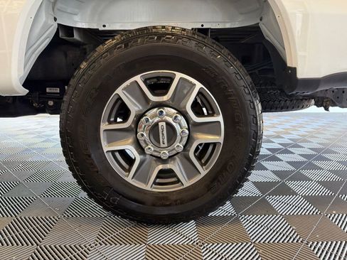 Used 2024 Ford F250 Lariat AWD/4WD image 8