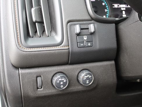 Used 2022 GMC Canyon AT4 w/ Trailering Package image 13