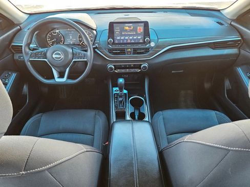 Used 2024 Nissan Altima 2.5 SV image 17