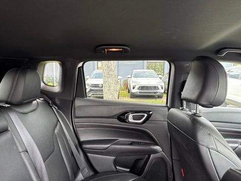 Used 2025 Jeep Compass Trailhawk AWD/4WD image 11