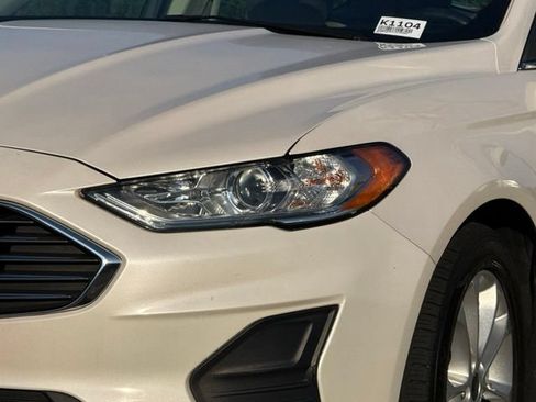 Used 2020 Ford Fusion SE FWD image 11