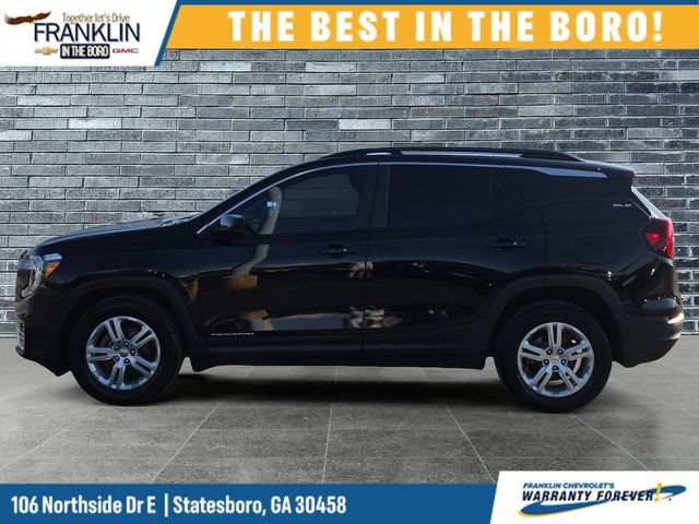 Used 2024 GMC Terrain SLE w/ Driver Convenience Package FWD image 2