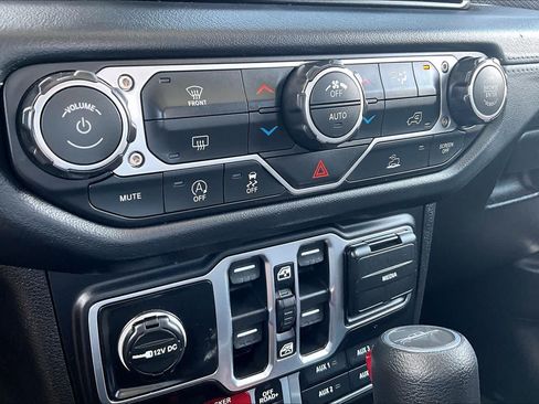 Used 2026 Jeep Gladiator Mojave AWD/4WD image 33