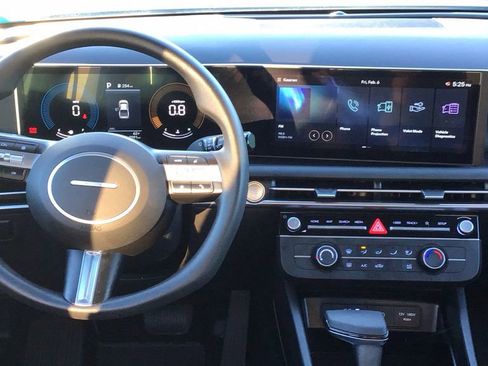 Used 2025 Hyundai Santa Cruz SE image 16