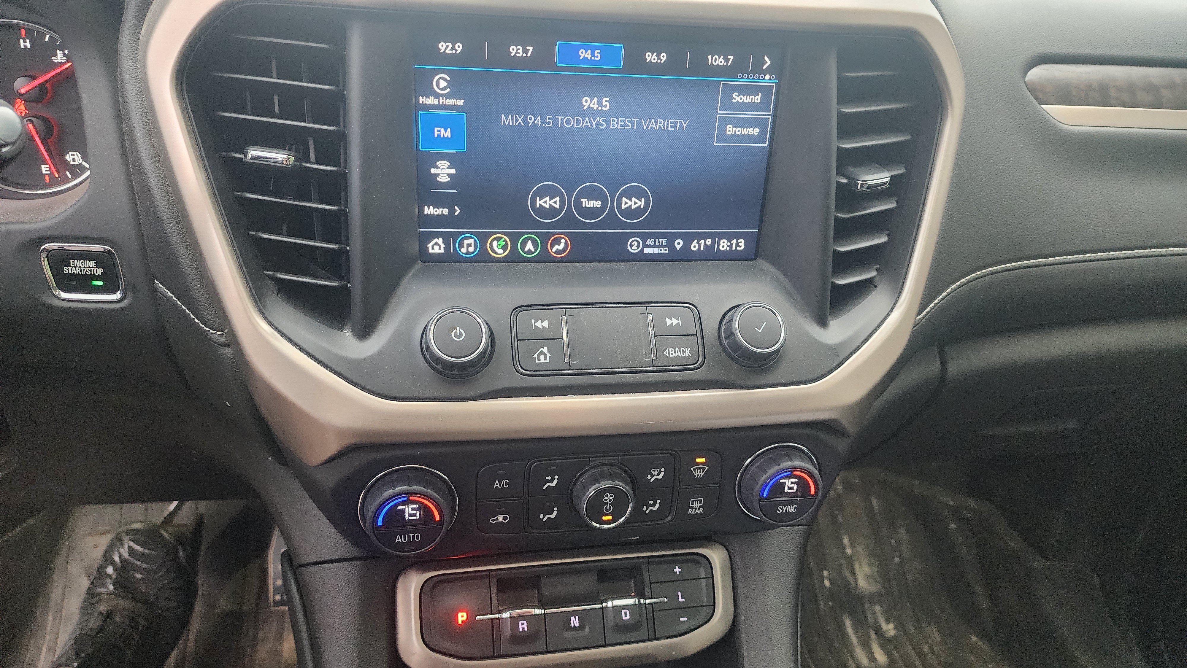 Used 2022 GMC Acadia Denali w/ Denali Ultimate Package AWD/4WD image 8