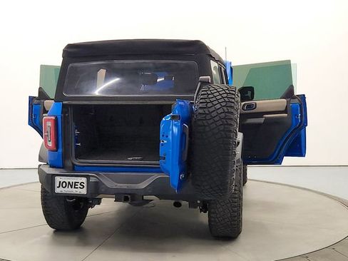 Used 2023 Ford Bronco Wildtrak image 14