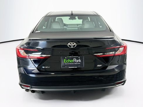 Used 2025 Toyota Camry SE FWD image 7