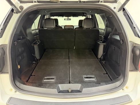 Used 2018 Ford Explorer XLT w/ Equipment Group 202A FWD image 6