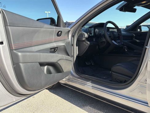 Certified 2025 Hyundai Elantra N Line image 18