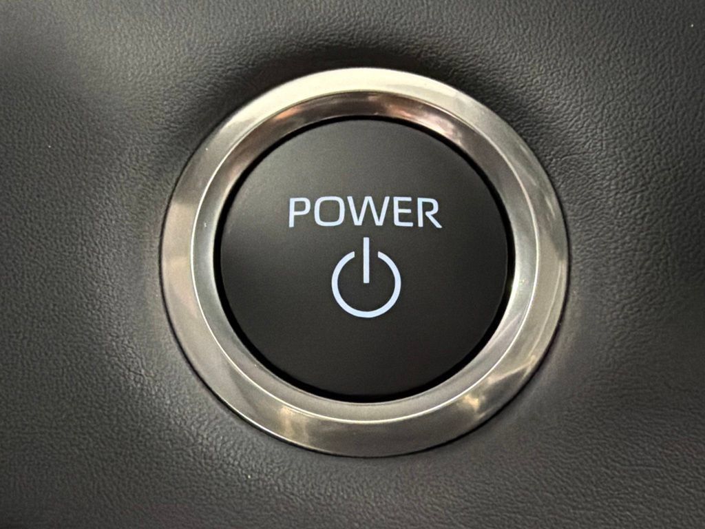 New 2026 Toyota Highlander Platinum AWD/4WD image 25