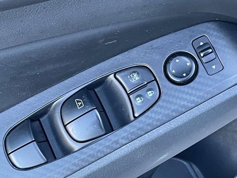 Used 2024 Nissan Altima 2.5 SV image 17