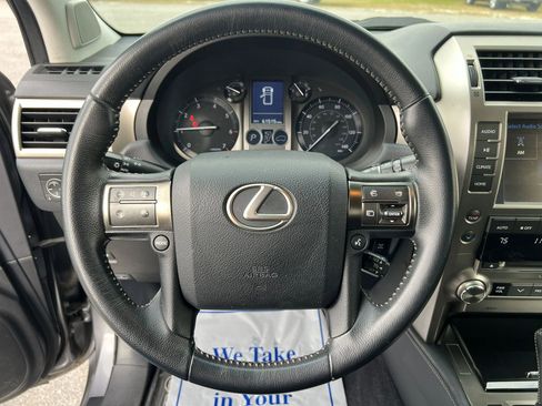 Used 2015 Lexus GX 460 image 12
