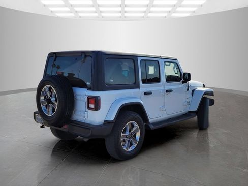 Used 2021 Jeep Wrangler Unlimited Sahara AWD/4WD image 4