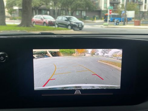 Used 2025 Buick Envista Sport Touring image 17