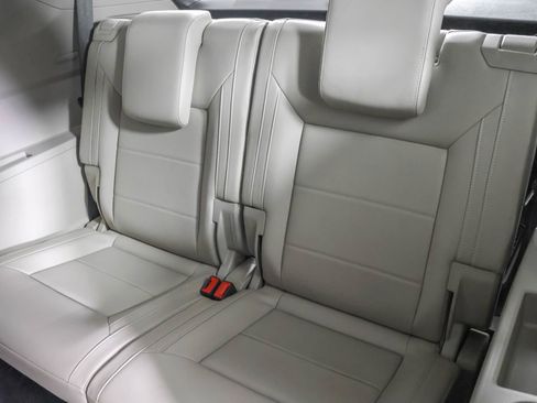 Used 2022 Volkswagen Atlas SE w/ Black Wheel Package image 37