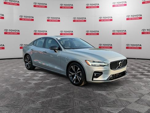 Used 2024 Volvo S60 B5 Core FWD image 3