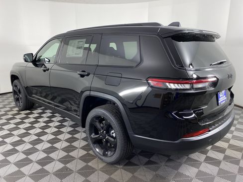 New 2025 Jeep Grand Cherokee L Altitude image 9