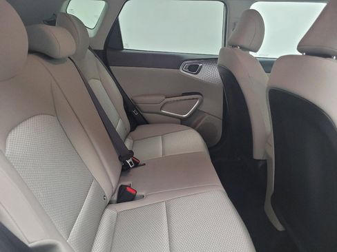 Used 2025 Kia Soul LX w/ LX Technology Package image 19