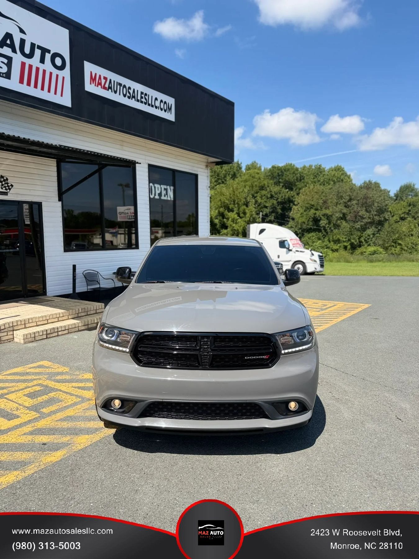Used 2019 Dodge Durango SXT RWD image 2