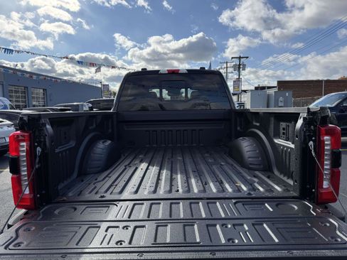 Used 2024 Ford F350 Lariat w/ Sport Appearance Package image 10