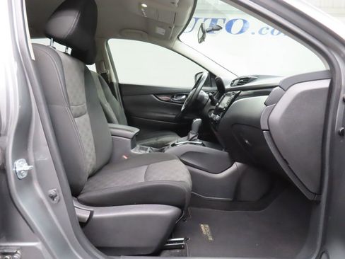 Used 2017 Nissan Rogue Sport SV w/ SV Premium Package AWD/4WD image 29