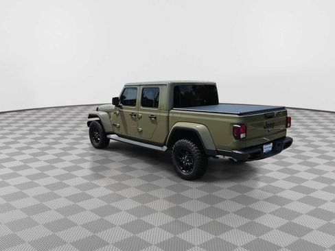 Used 2025 Jeep Gladiator Sport AWD/4WD image 9