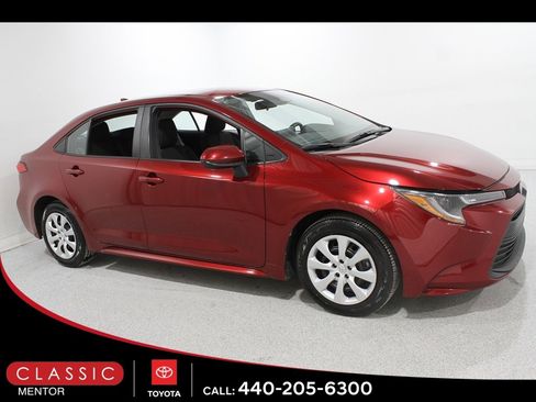 Certified 2024 Toyota Corolla LE image 1