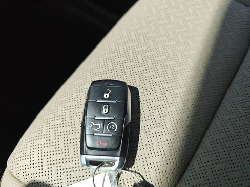 Used 2021 RAM 1500 Laramie AWD/4WD image 33