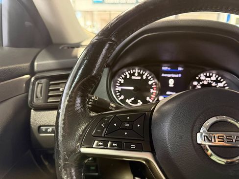 Used 2019 Nissan Rogue SV AWD/4WD image 19
