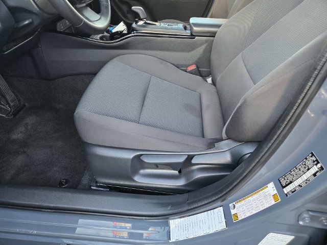 Certified 2025 Toyota Prius LE FWD image 19