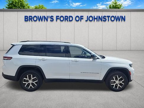Used 2023 Jeep Grand Cherokee L Limited AWD/4WD image 10