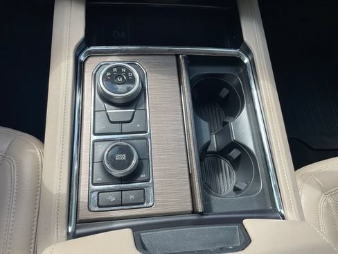 Used 2022 Ford Expedition Limited AWD/4WD image 16